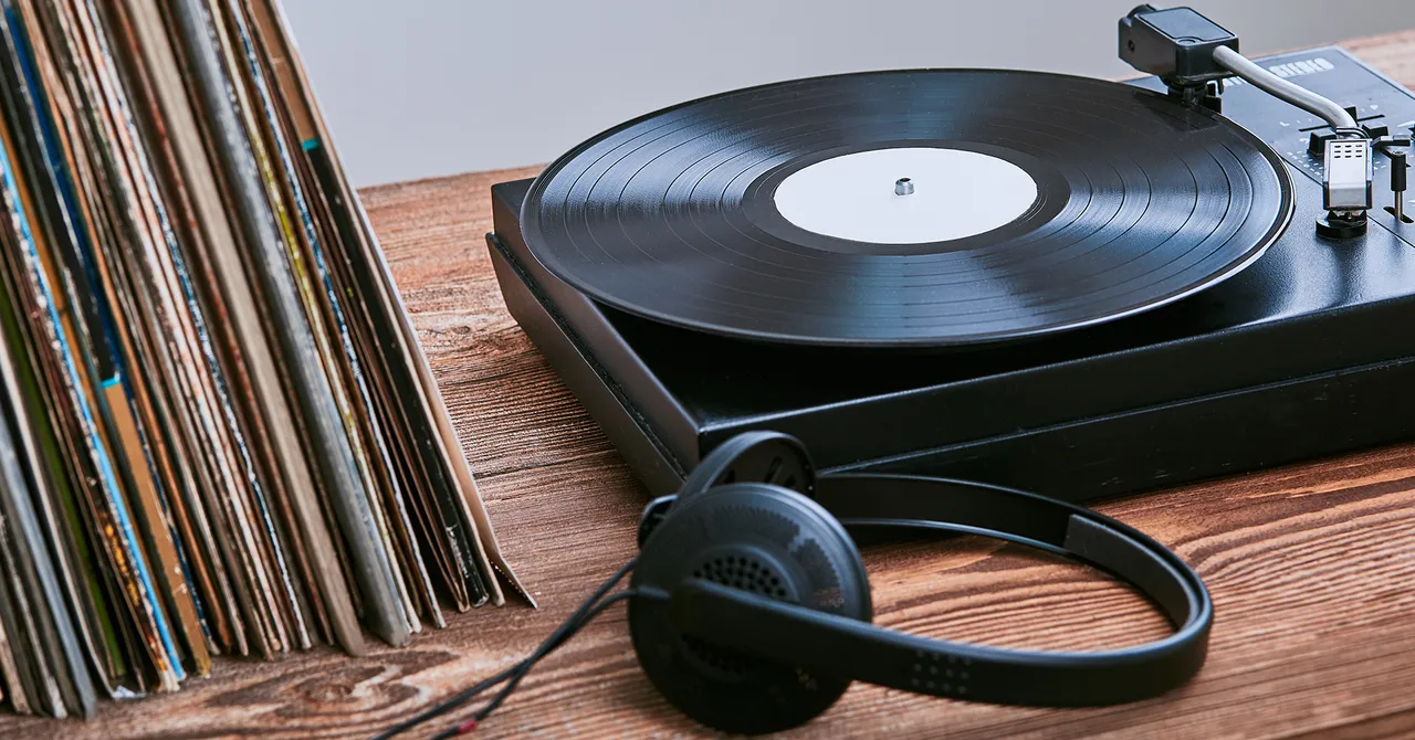 Dove acquistare vinili online (2026): Discogs, Bandcamp, Ebay