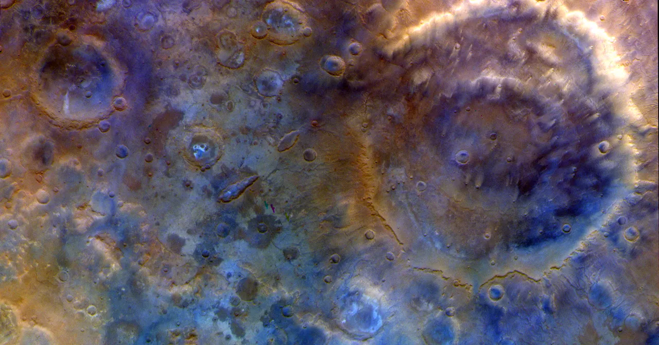 Sonda cattura immagini mozzafiato di Marte in viaggio verso un asteroide lontano