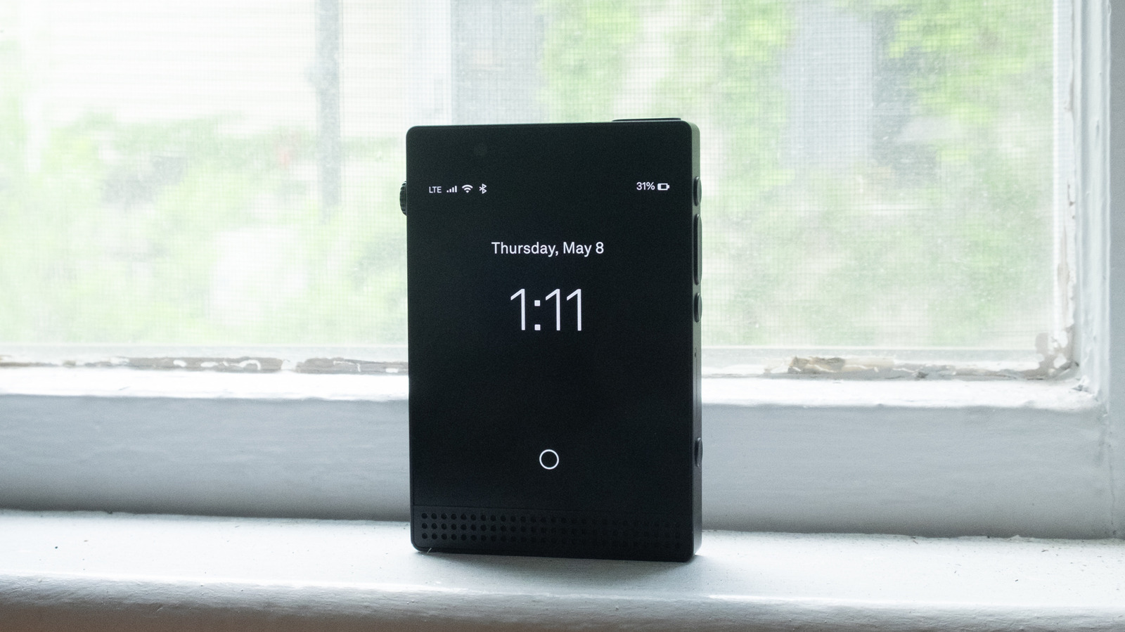 Il Light Phone III minimalista supporterà a breve una selezione curata di app di terze parti