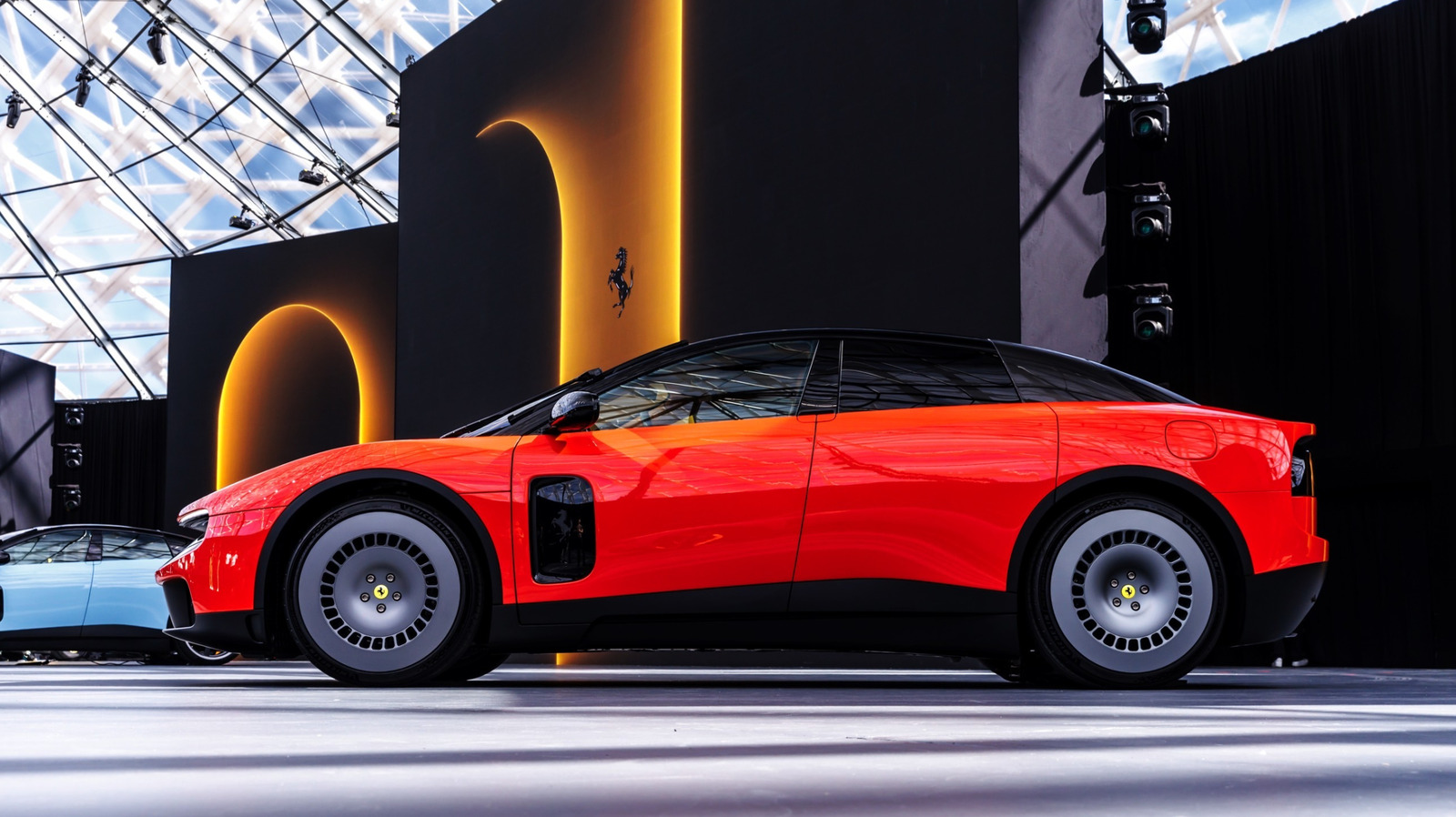 Ferrari Luce: la prima auto dallo studio di design di Jony Ive