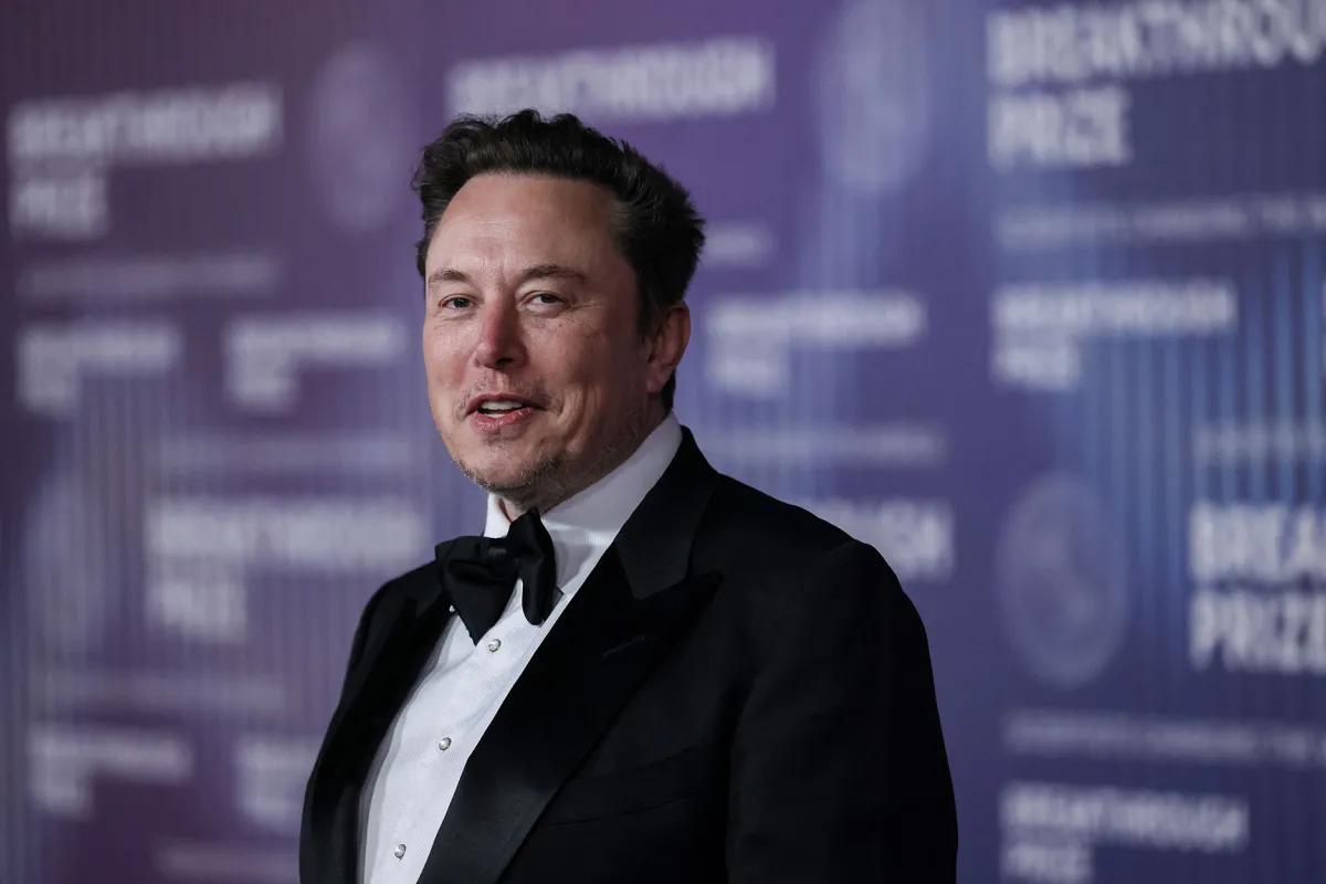 Elon Musk diventa il primo trilionario al mondo dopo la storica IPO di SpaceX