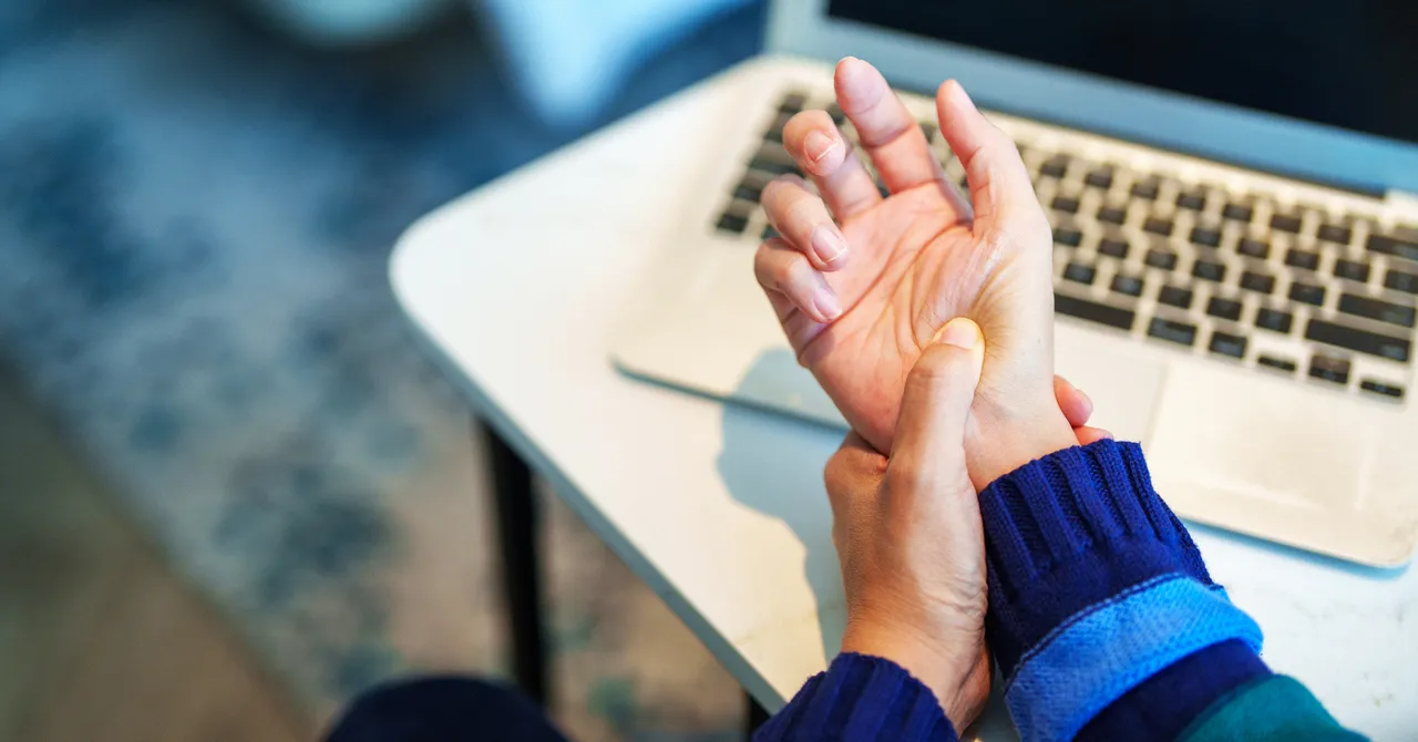 La startup francese impiega polimeri speciali per ottimizzare la rigenerazione nervosa