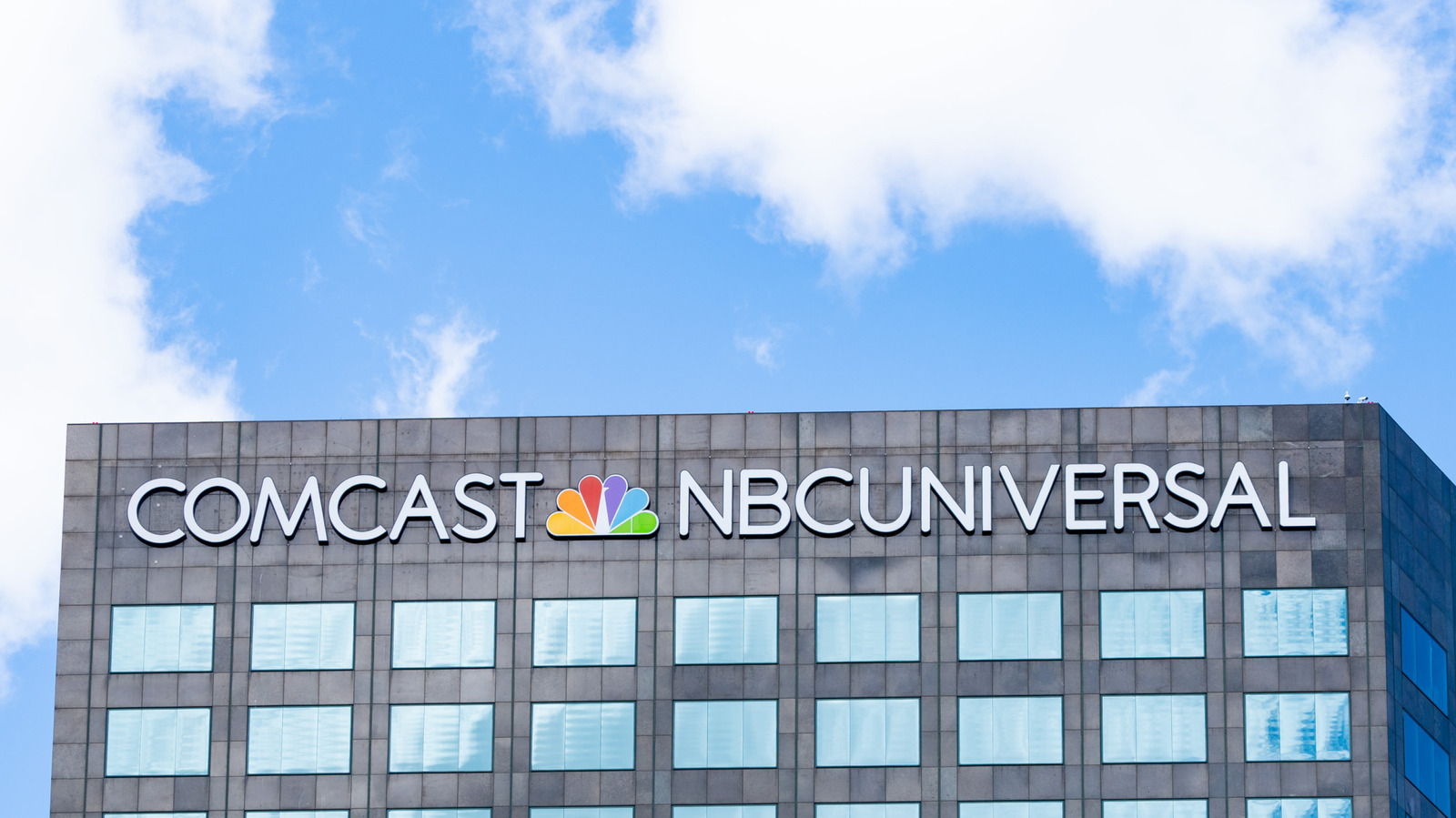 Comcast scorpora NBCUniversal, abbandonando del tutto il settore media