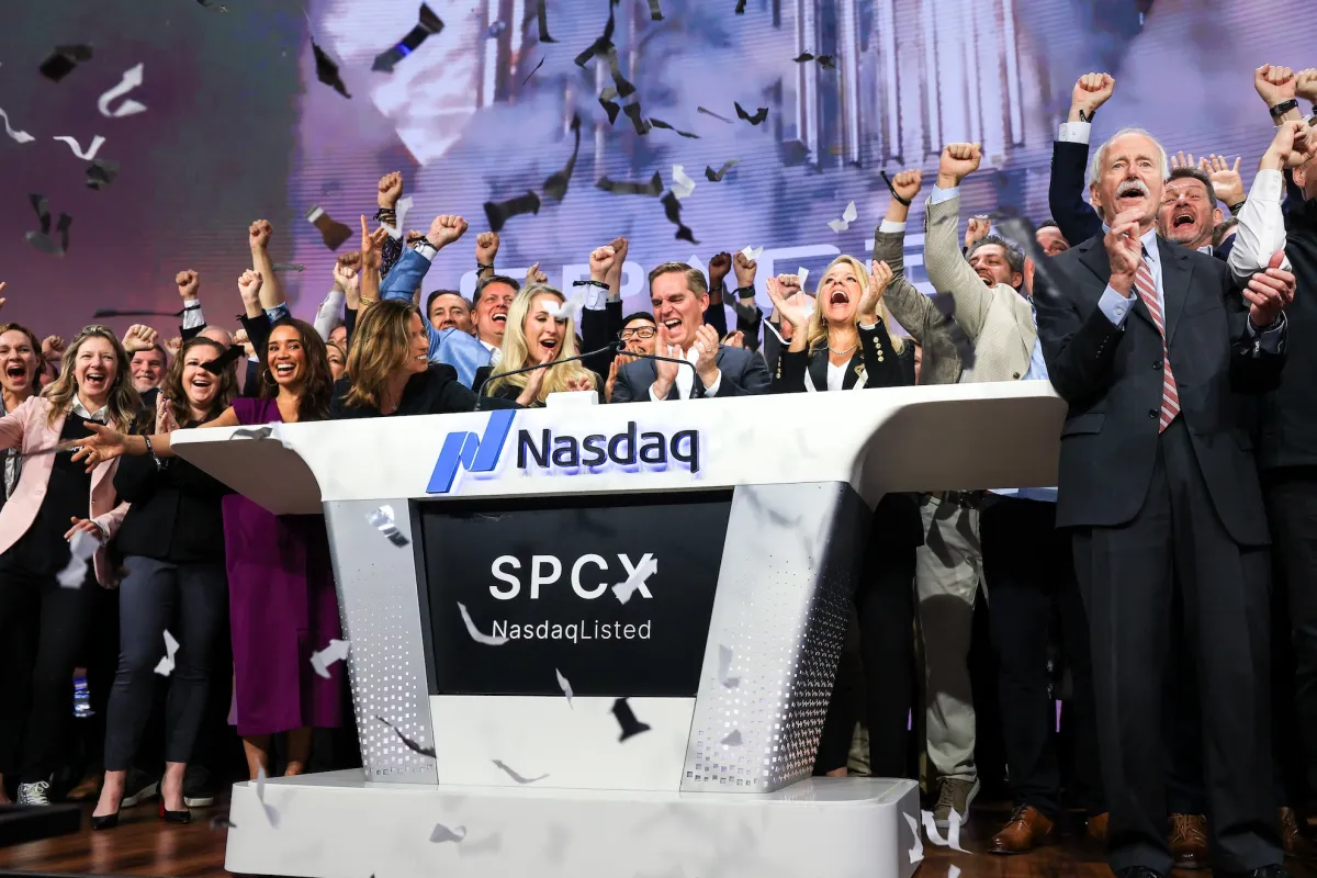 L’IPO di SpaceX sale del 19% e dà vita al primo trilionario mondiale