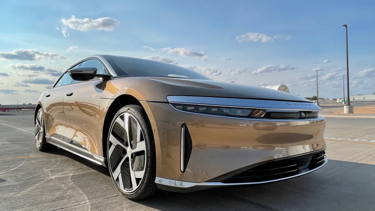 Il CFO di Lucid Motors lascia l’incarico mentre il nuovo CEO prosegue il rimpasto ai vertici.
