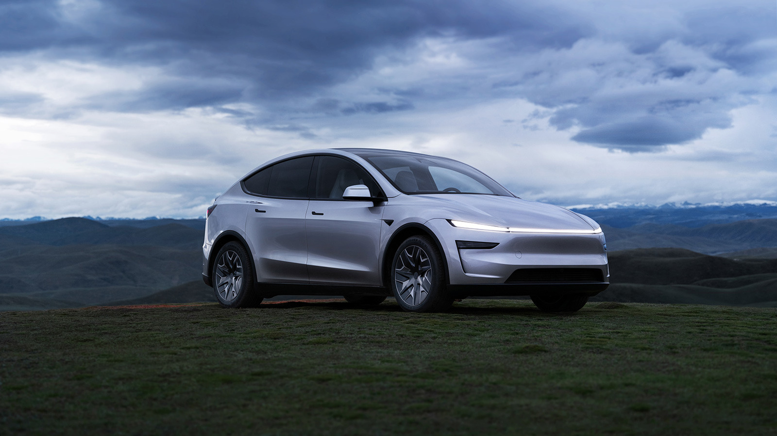 Il Model Y L di Tesla arriva finalmente negli Stati Uniti con sei posti e un prezzo di 62.000 dollari.
