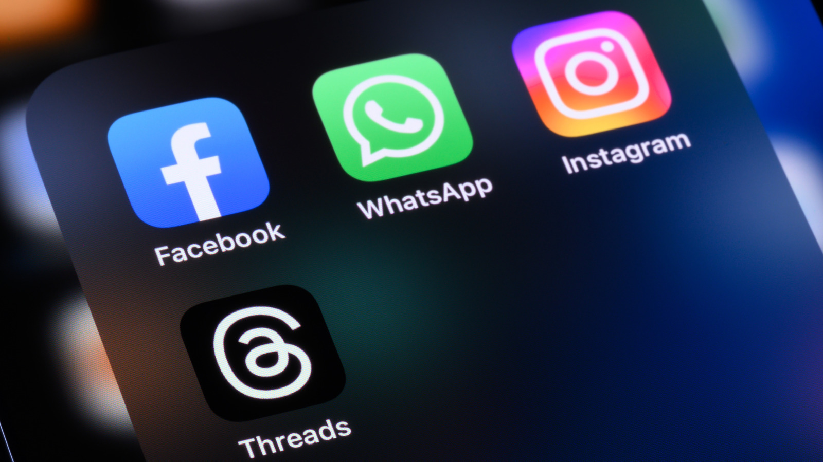 L’UE dichiara illegale il design assuefacente di Facebook e Instagram