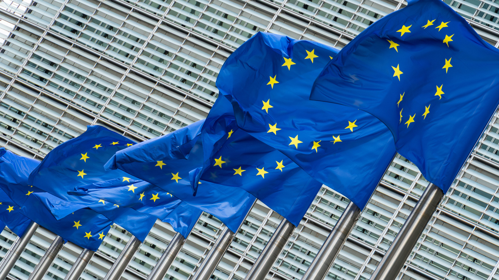 La Commissione Europea non obbligherà smartwatch e altri dispositivi indossabili ad avere batterie sostituibili