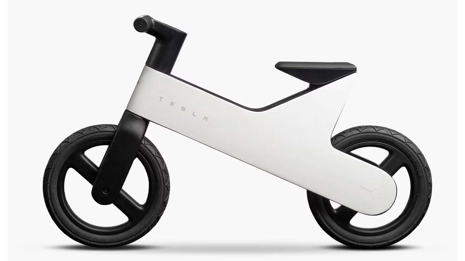 Tesla vende una bici senza pedali da 225 dollari per bambini