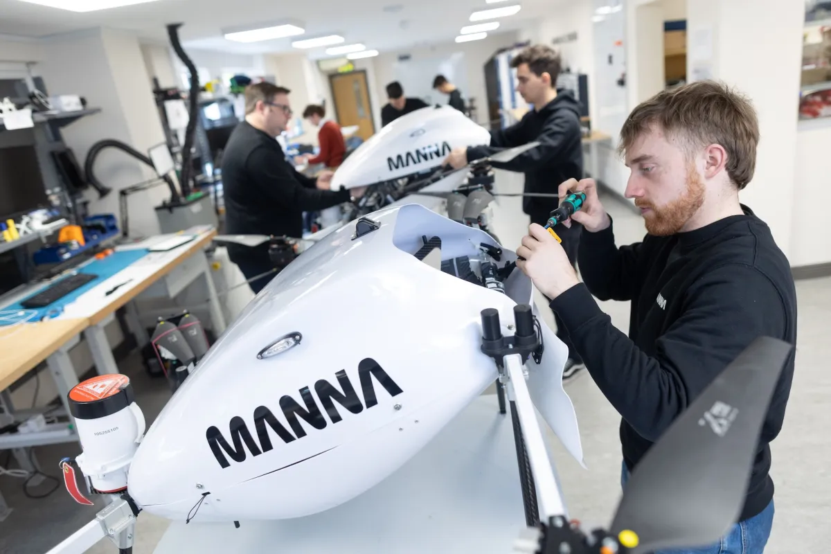 La startup Manna di consegne con droni autonomi pianifica una grande espansione negli USA