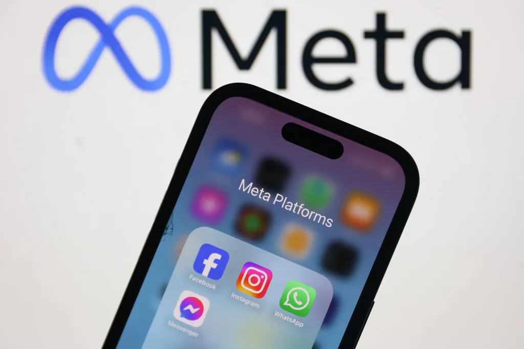 L’UE minaccia Meta di multe per le funzionalità che creano dipendenza su Facebook e Instagram