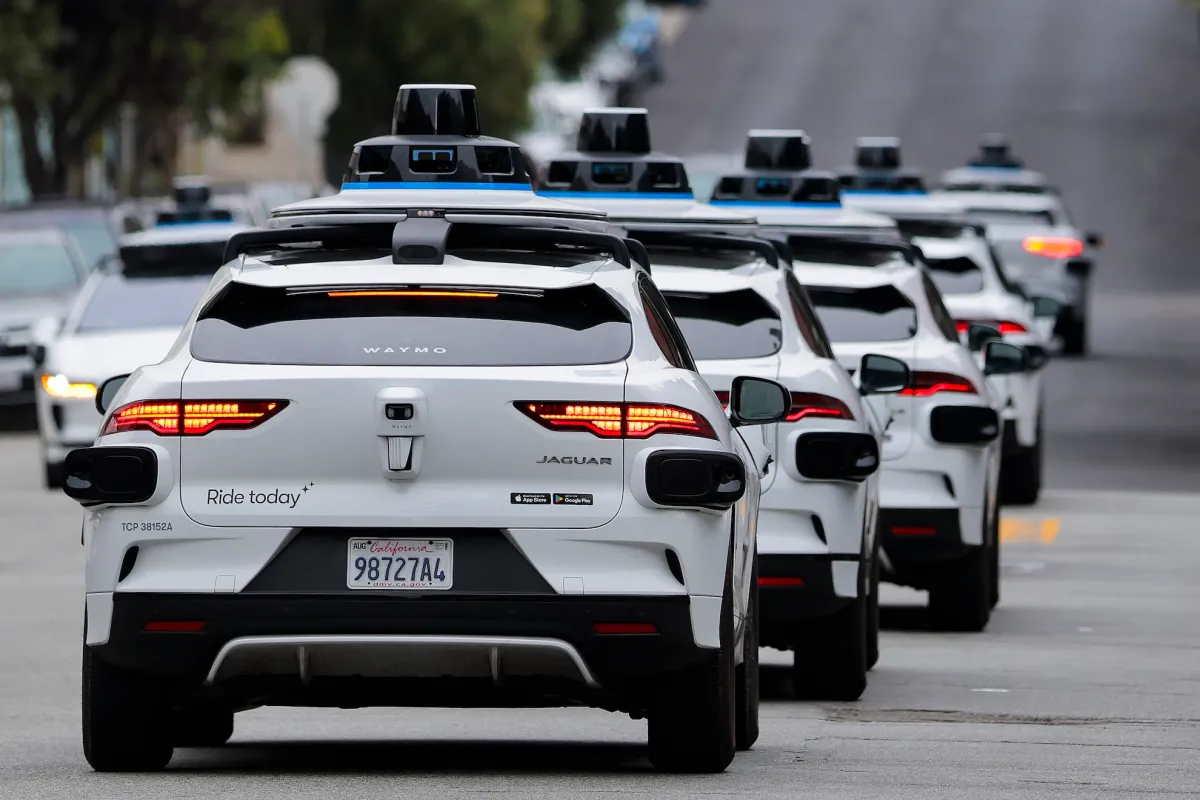 TechCrunch Mobility: Un ultimatum per i robotaxi