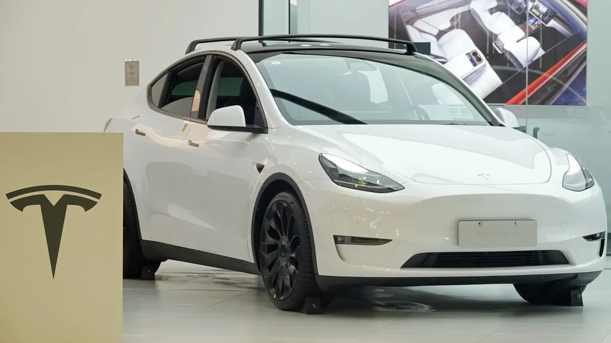 Tesla richiama 3 milioni di auto in Cina: l’iniziativa nazionale contro le maniglie a scomparsa