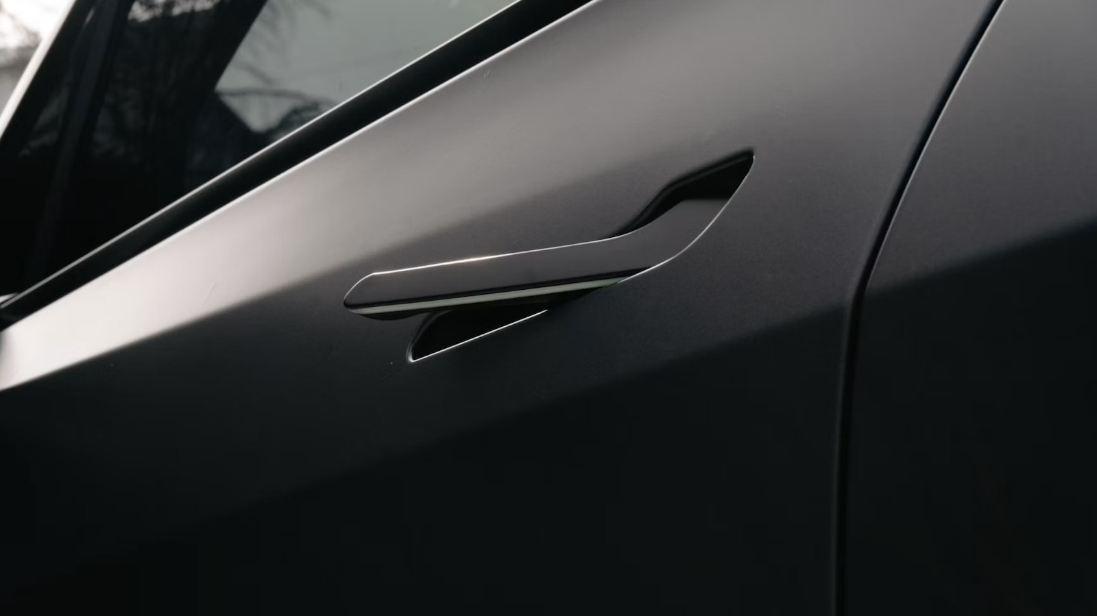 Tesla e altri richiamano oltre 4 milioni di veicoli in Cina per le maniglie a scomparsa