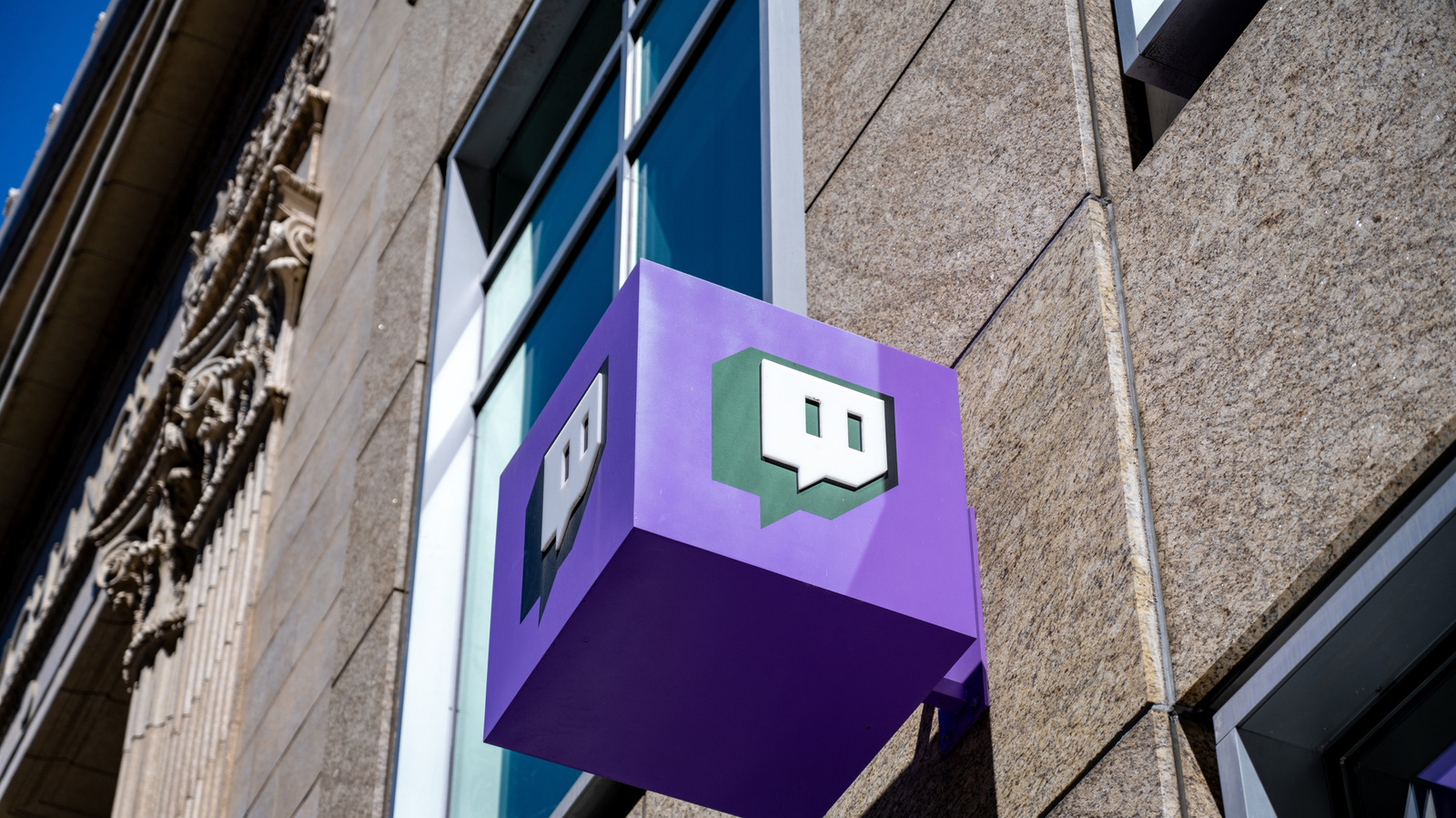 Twitch e Amazon denunciati per l’addestramento dell’IA con i contenuti degli streamer
