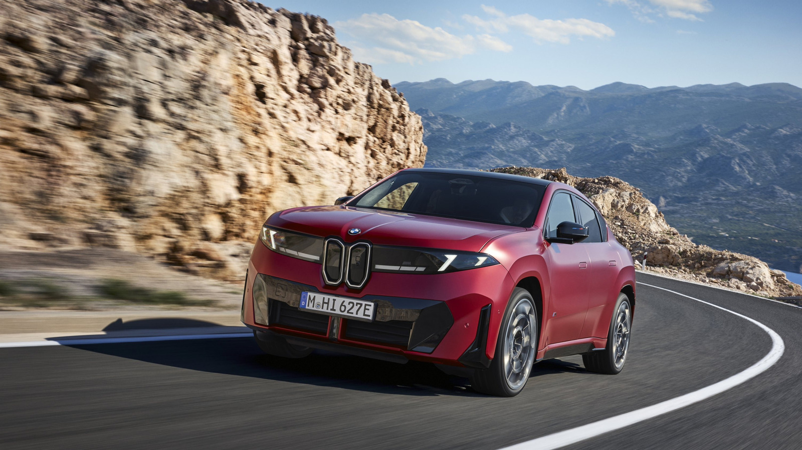 La nuova BMW iX4: la X4 rinasce elettrica