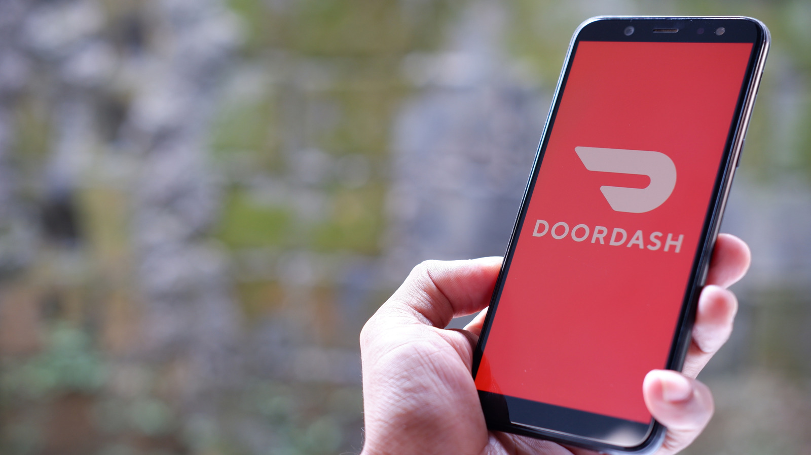 DoorDash acquisisce Instacart in una fusione da 17 miliardi di dollari nel settore delle consegne